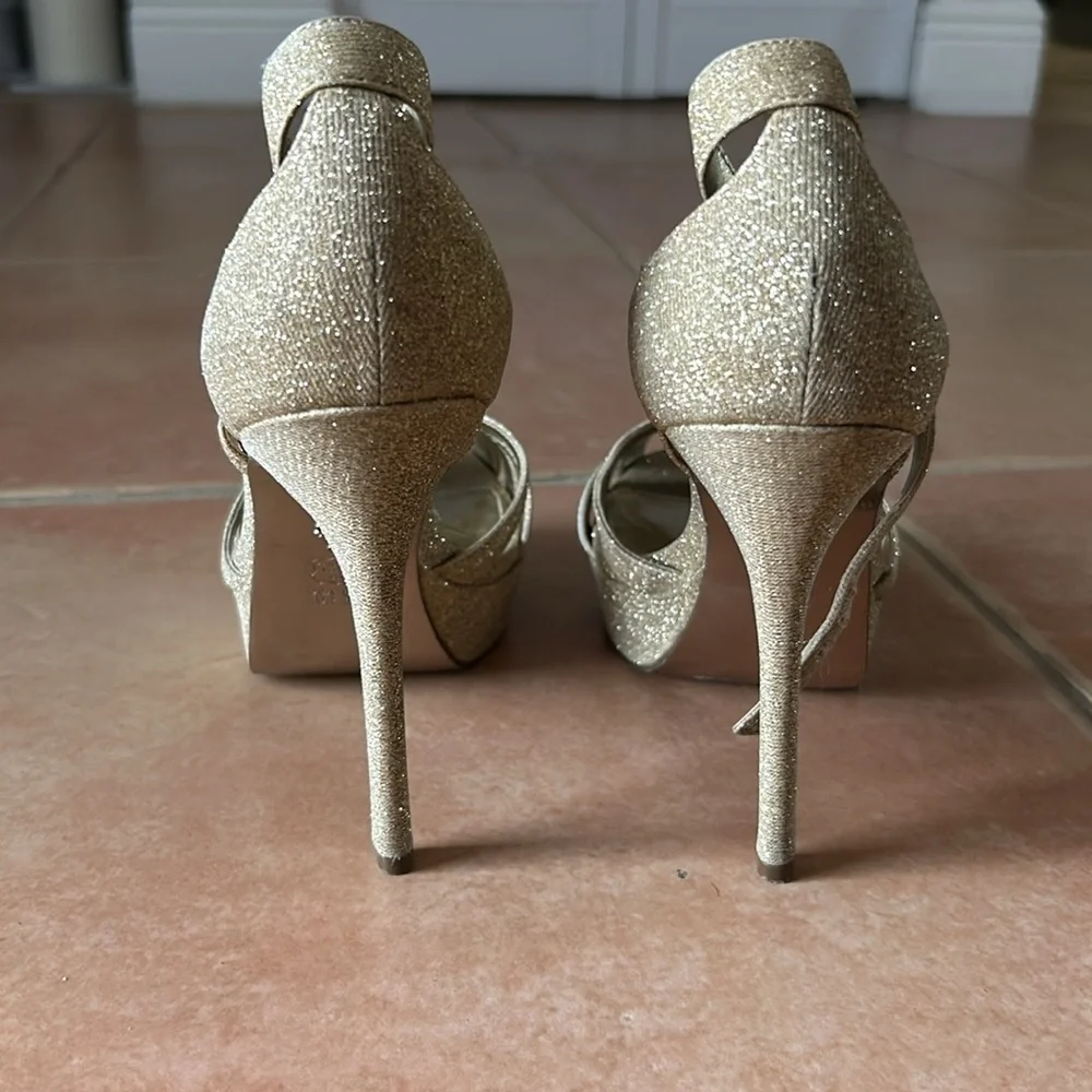 Heels - Picture 3 of 4